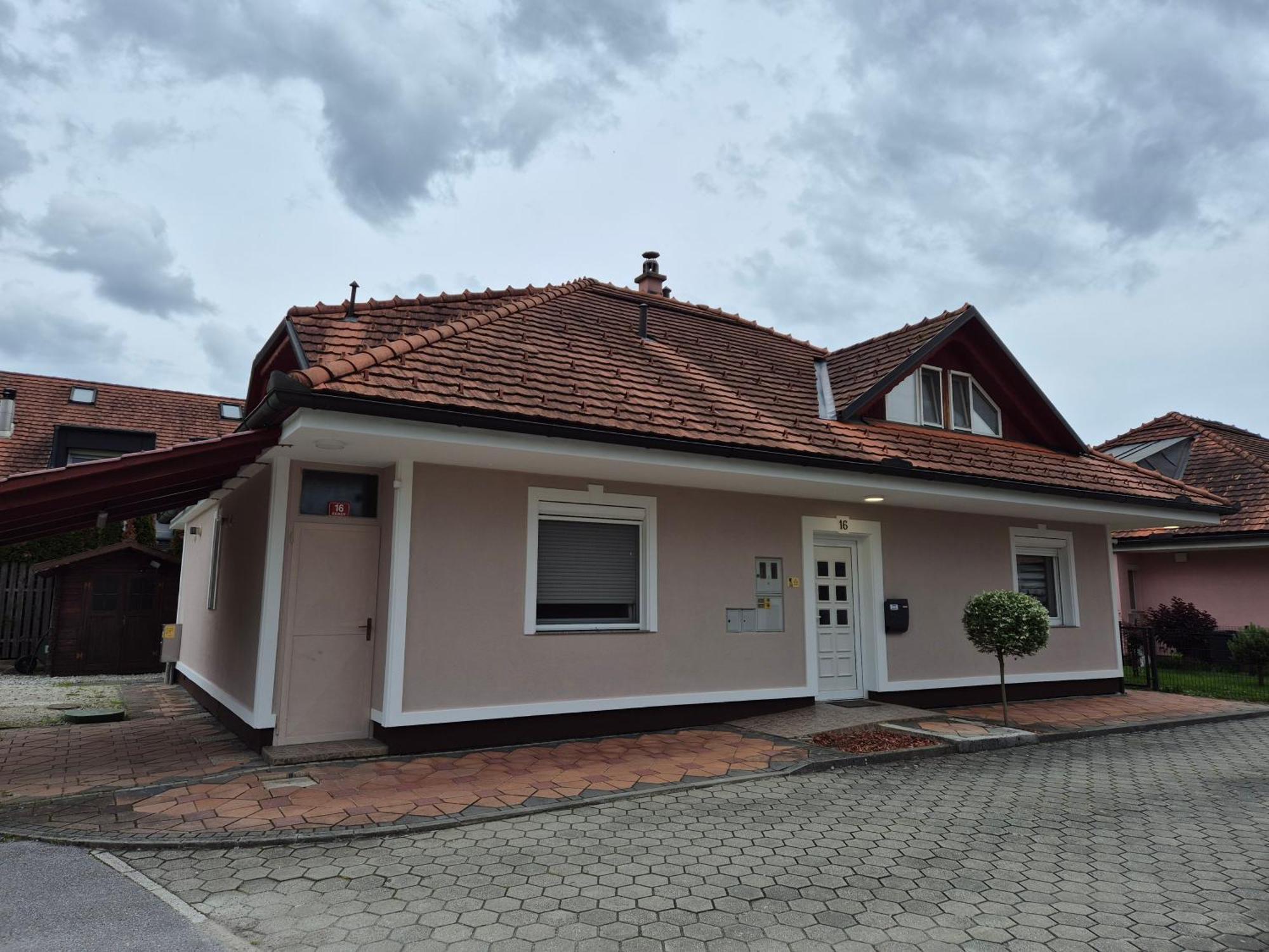 Oddih V Mirnem In Zelenem Okolju Lägenhet Škofljica Exteriör bild